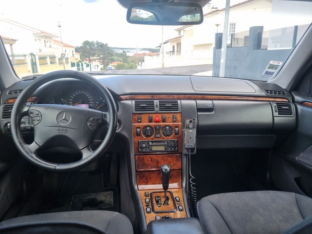 Mercedez E270 cdi ano 1999 caixa automática em excelente estado geral.