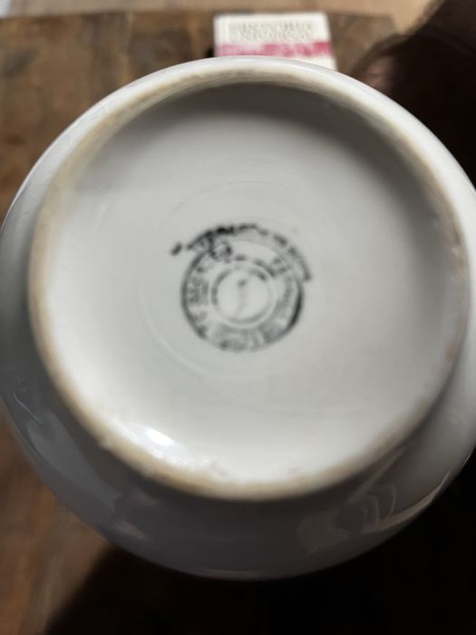 Linda Malga / Tijela faiança Portuguesa