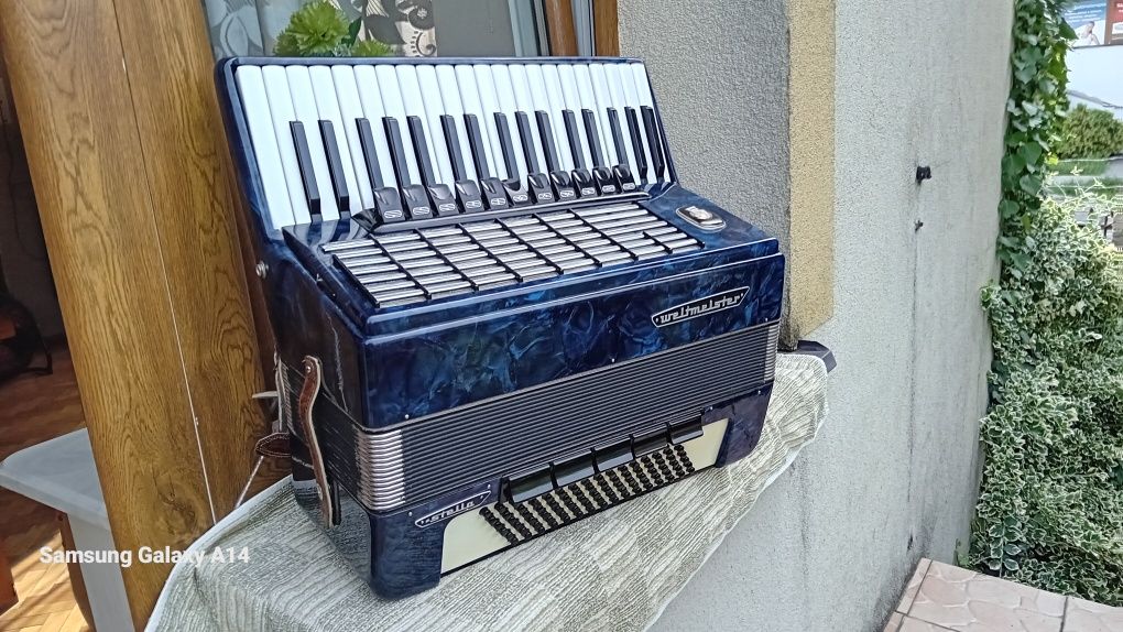 Akordeon weltmeister 96 basów 4 chóry. Ładny  890 zl