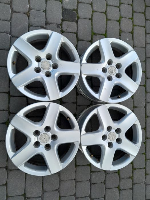 Felgi aluminiowe 5x114.3 16x7J ET40 Nissan Hyundai Mazda Toyota