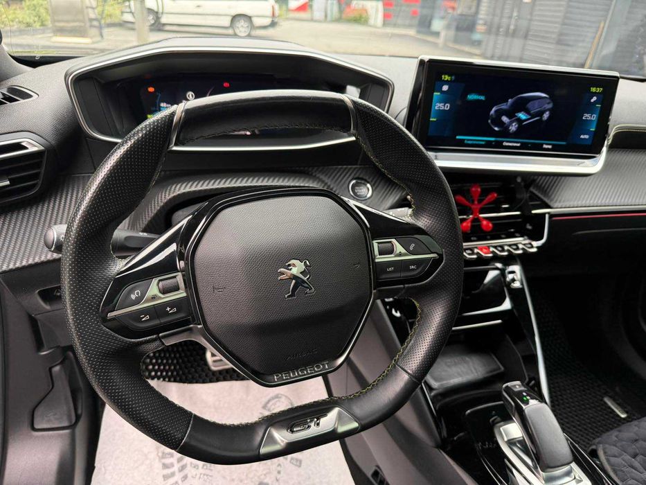 автомобіль Peugeot e-2008 GT 2020 електромобіль