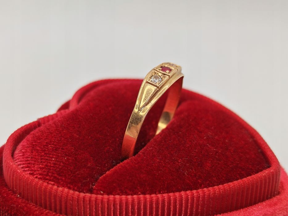 Złoty pierścionek pr. 585 waga 1,38g rozmiar 20 używany