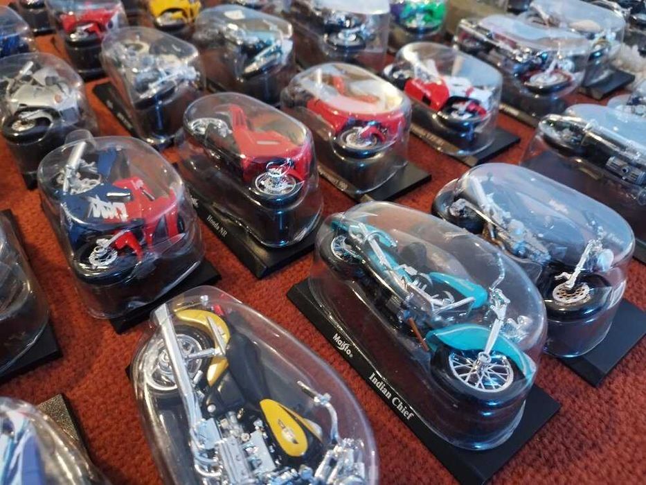Coleção Completa Super Motos (1:18) - Ediclube / Maisto
