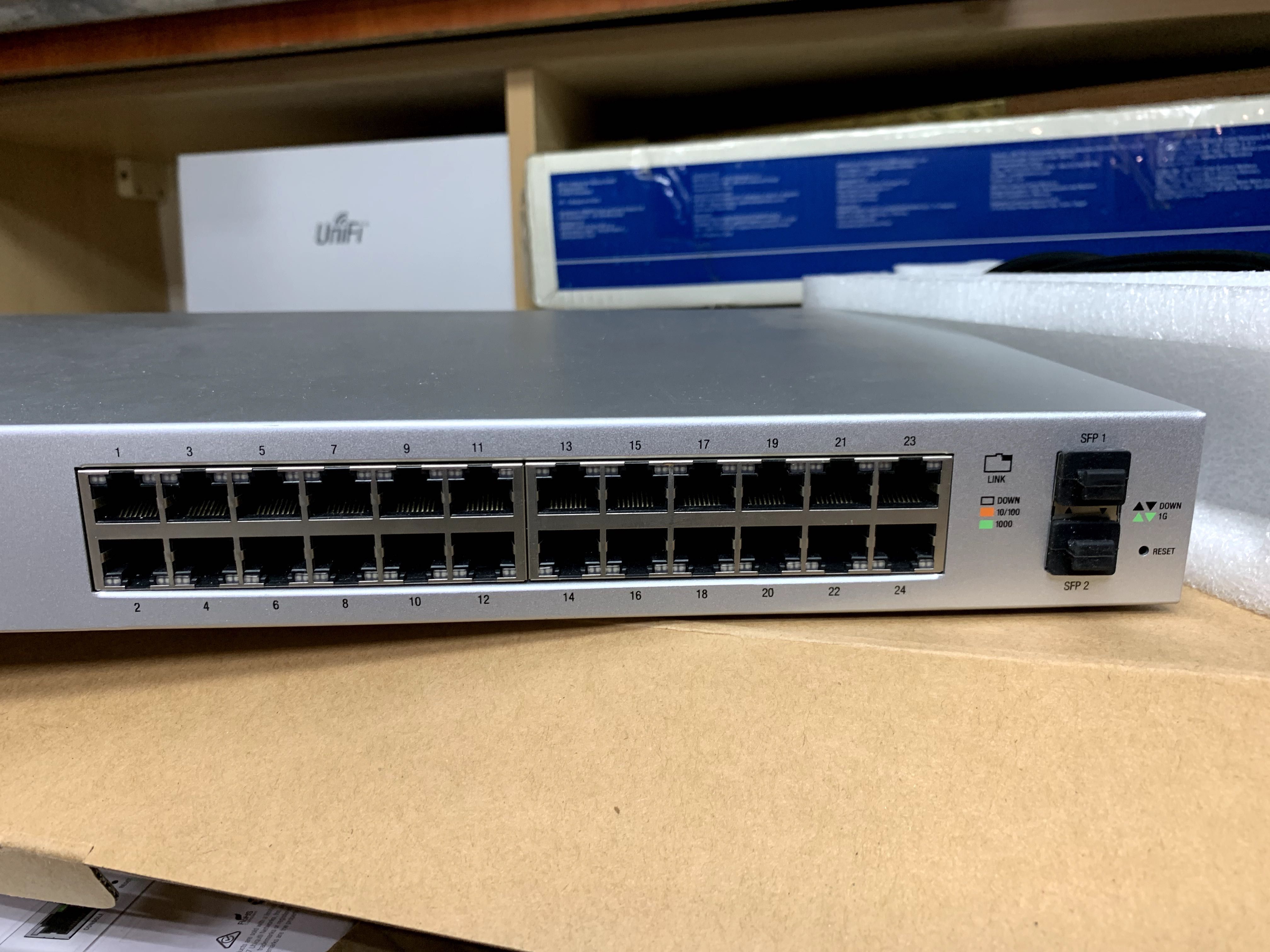 Комутатор свіч Ubiquiti UniFi Switch 24 (US-24)