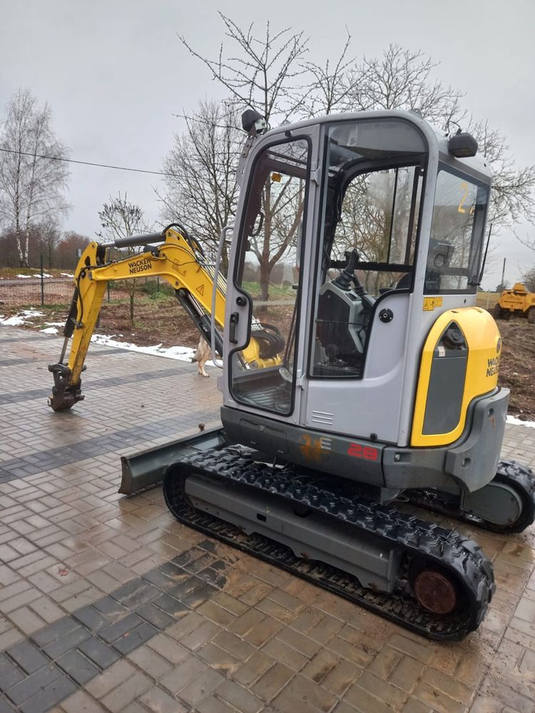 Minikoparka WACKER NEUSON EZ28 z własnej floty