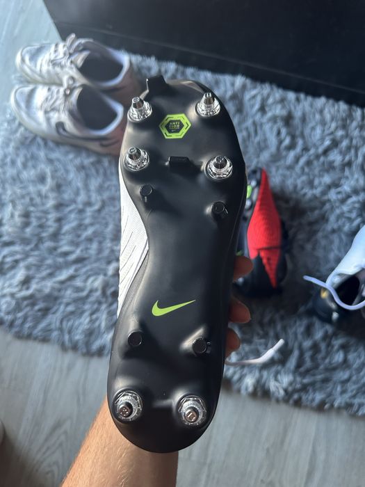 Chuteira Nike Phantom GX