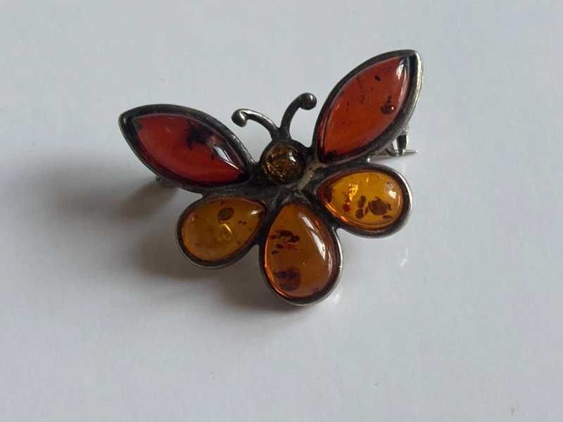 Broszka z bursztynem i srebro próba 925