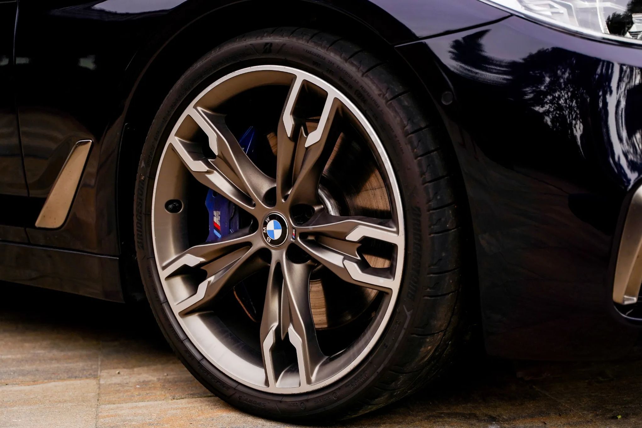 BMW Seria 5 BMW M550i xDrive ładny egzemplarz!