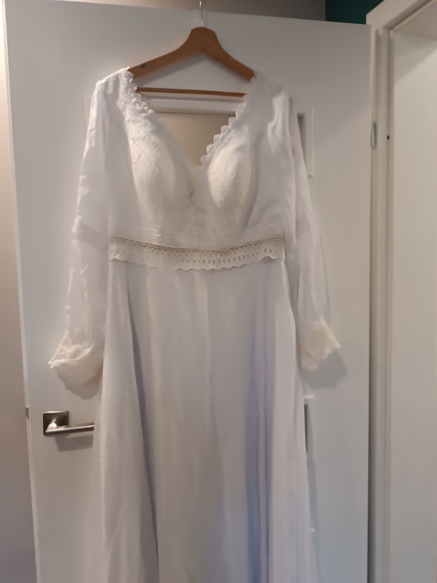 Nowa suknia ślubna Boho r. 44