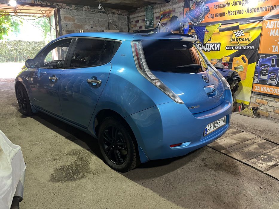 Продам Nissan Leaf с живым аккумулятором