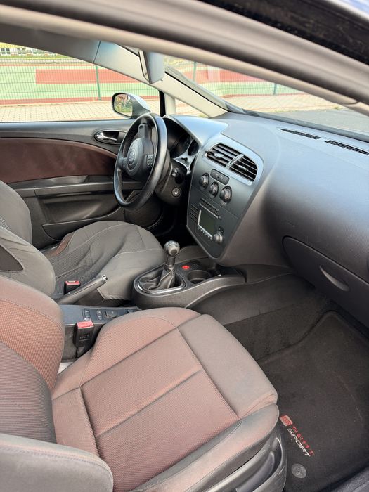 Seat Leon 1.6 rok 2006 czarny