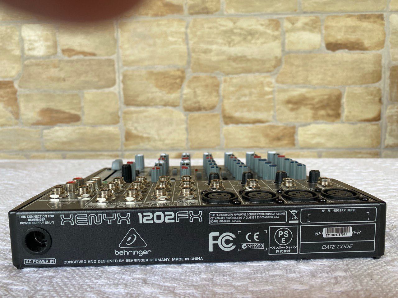 Мікшер Behringer Xenyx 1202FX
