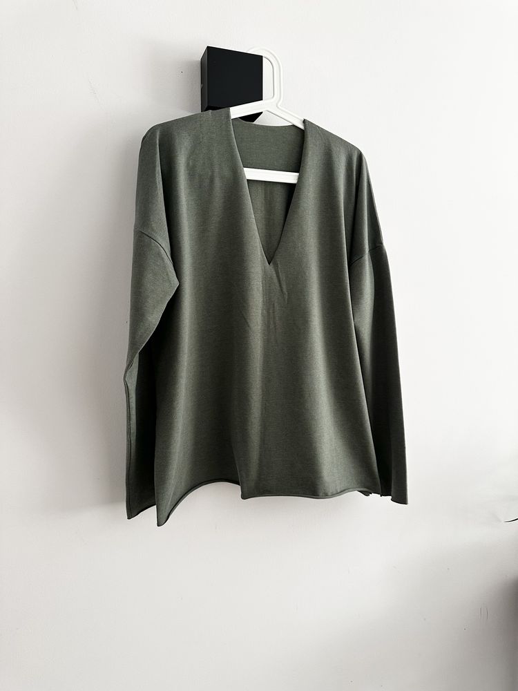 Longsleeve khaki The Odder Side Basic dekolt V