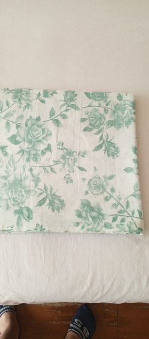 Тканини різних кольорів і структури