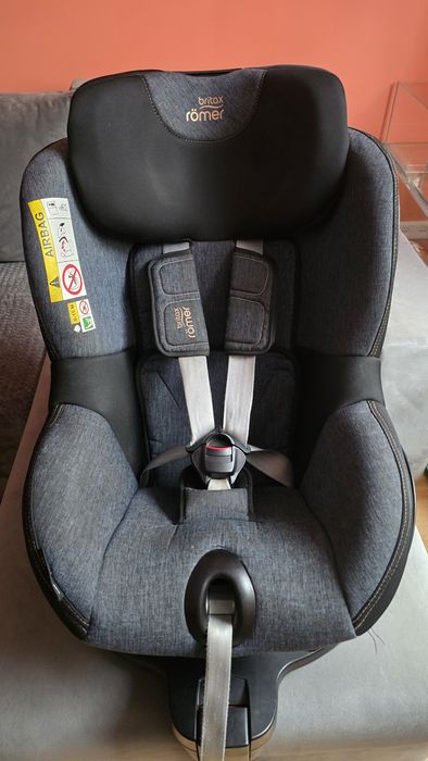 Fotelik Britax Romer Dualfix M i-Size (RWF) 0-18 kg (61-105 cm)