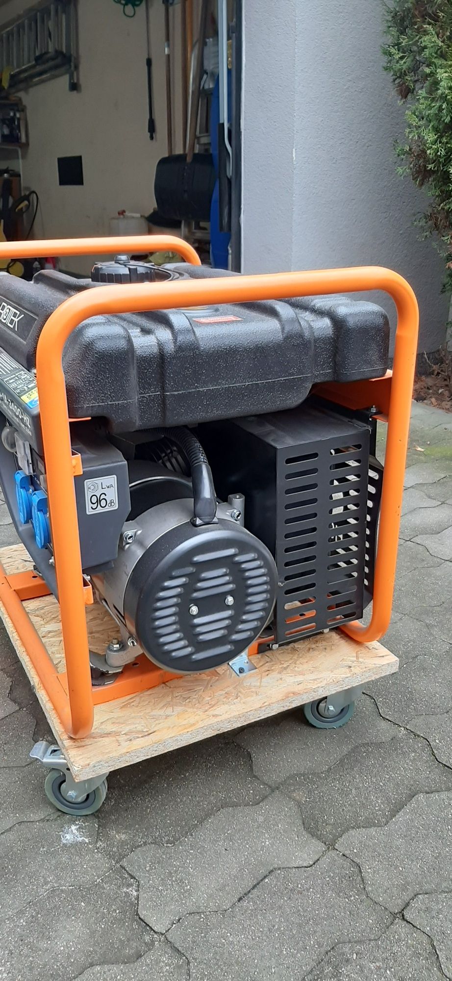 Agregat prądotwórczy Rotek 3.0kw  AVR