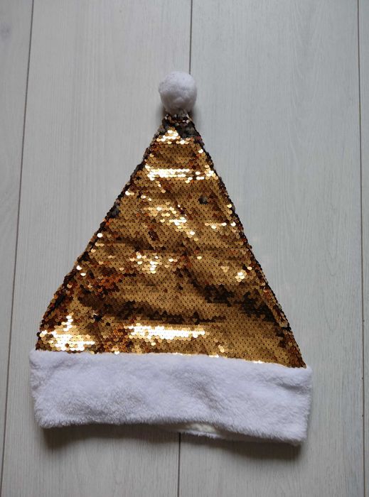 Новорічна шапочка з паєтками блискітками