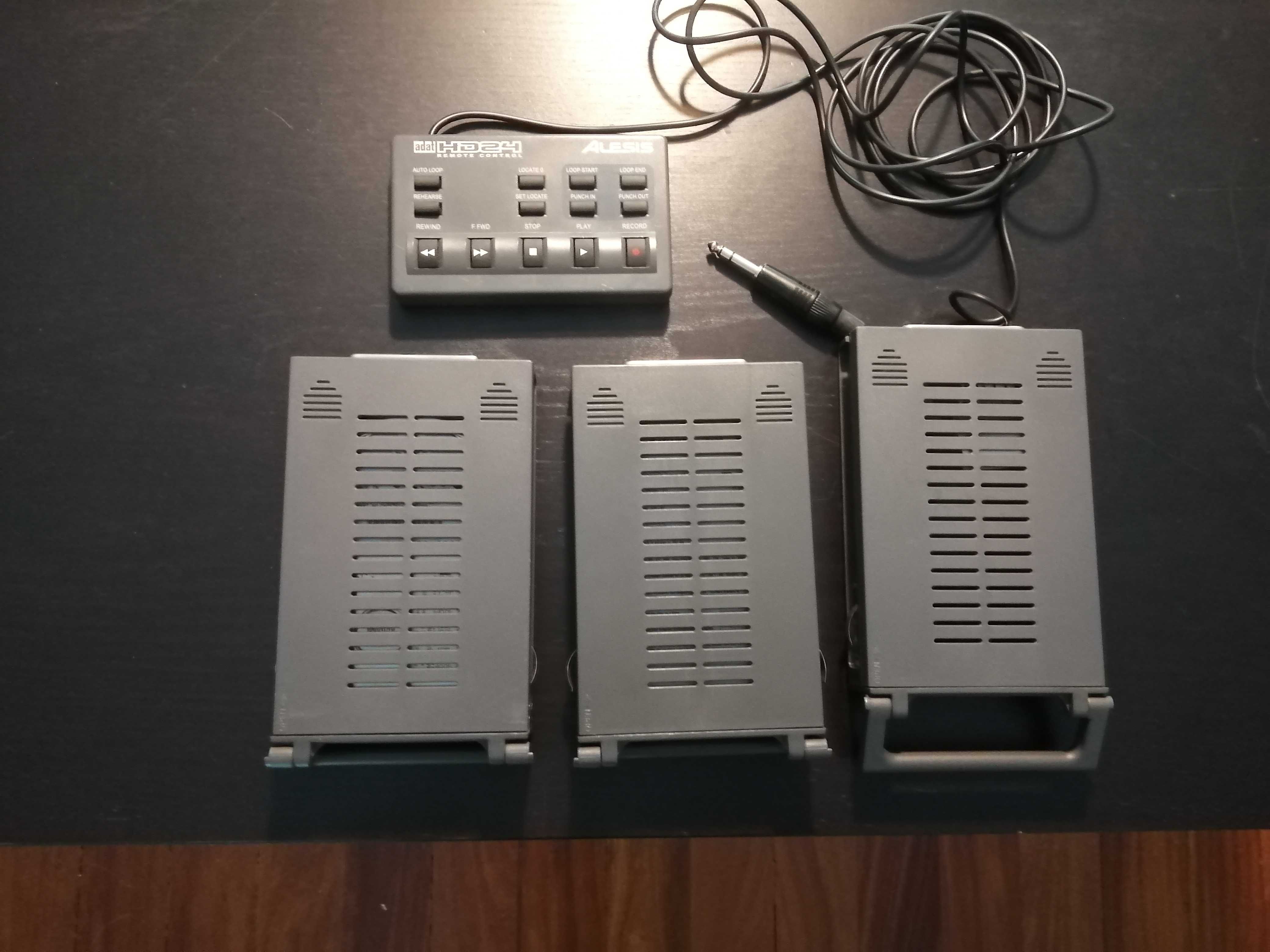 Alesis HD24 Hard Disk Recorder + 3 bays + 2 HD