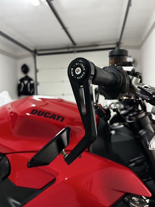 Ducati Streetfighter V2