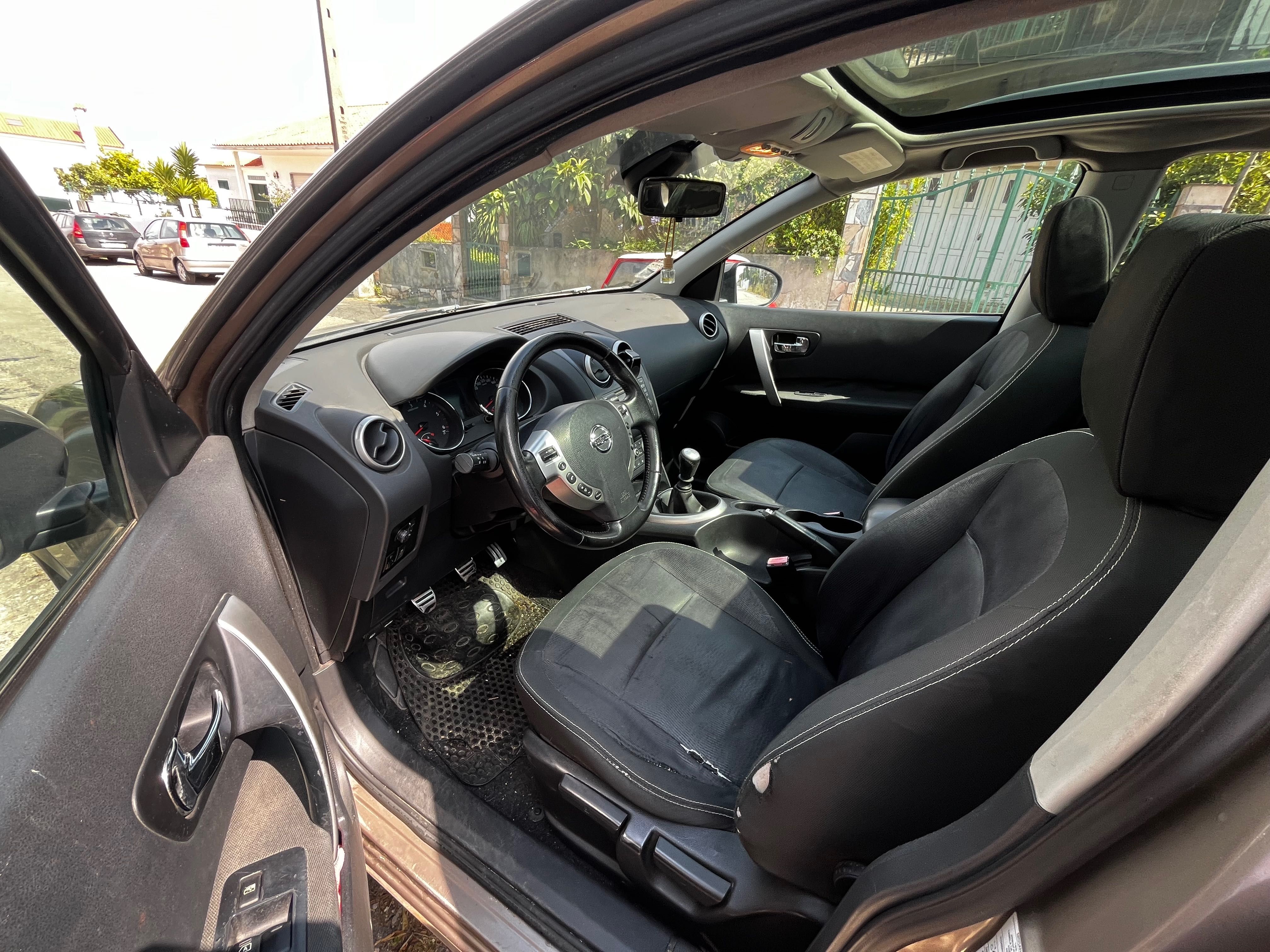 Nissan Qashqai 1.5 dezembro de 2010, em ótimo estado geral. SUV fiável