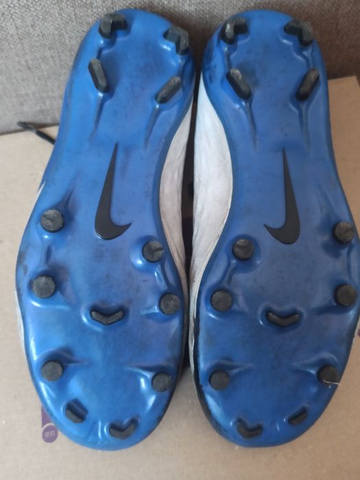 Кроссовки для футбола