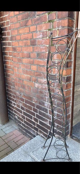 Stojak na wino metalowy