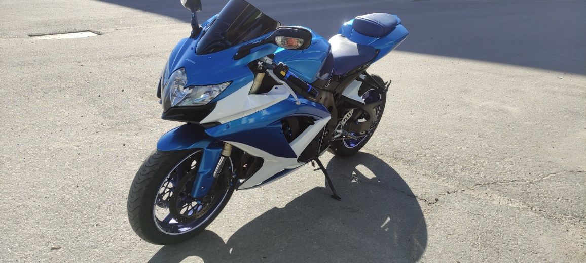 Продам SUZUKI GSX-R 600