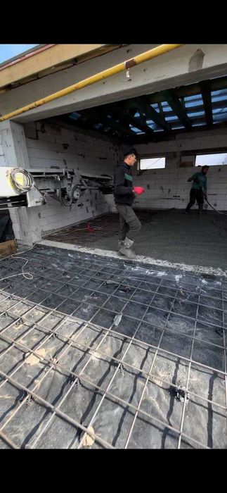 Заливка підлоги бетоном. Заливка фундаменту. Армопояс, стяжка