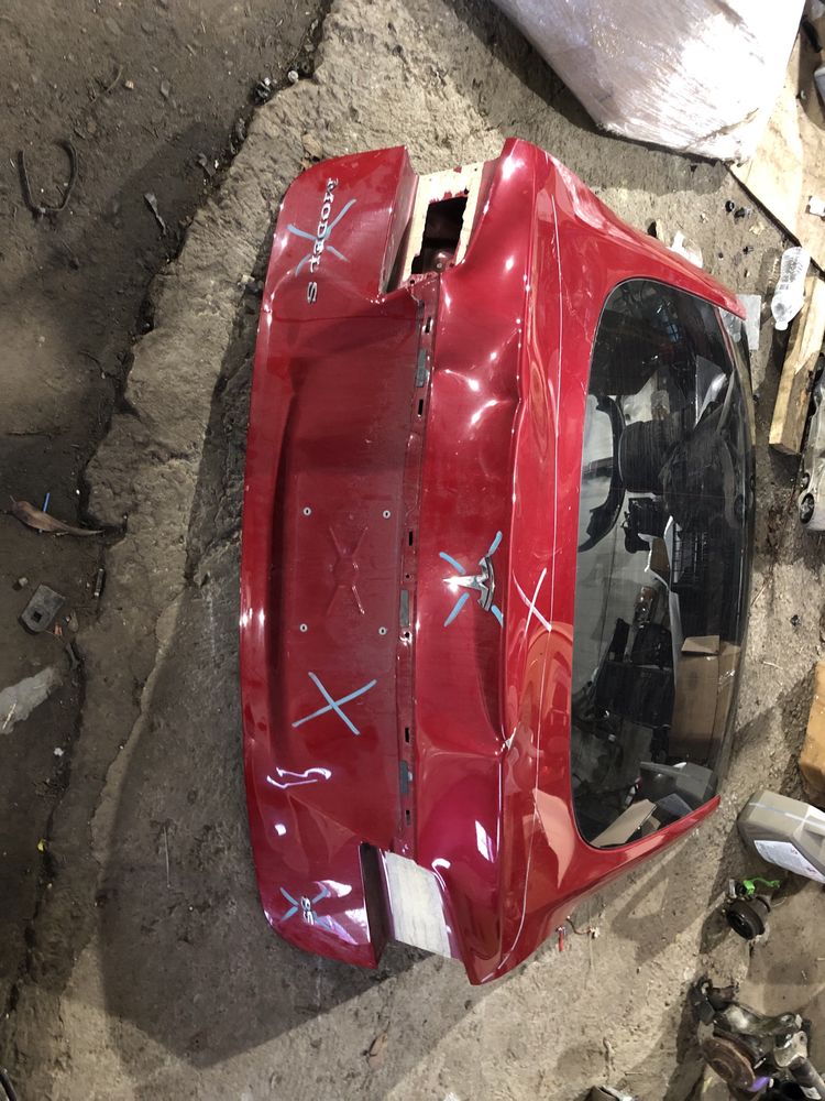 Кришка багажника Ляда Tesla mode S