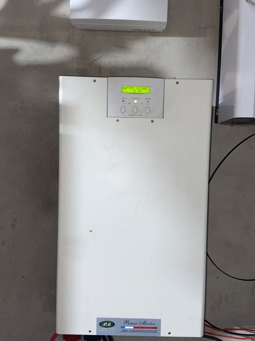 Гібридний інвертор Power master PM 4000Watt