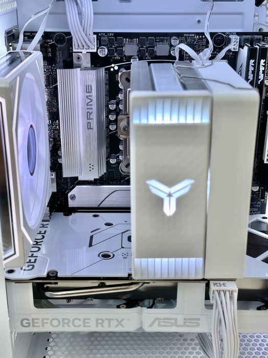 ПК RTX5060TI 16gb Ryzen 7700 32 gb ssd m2