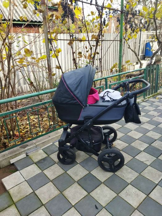 Коляска 2 в 1 в отличном состоянии