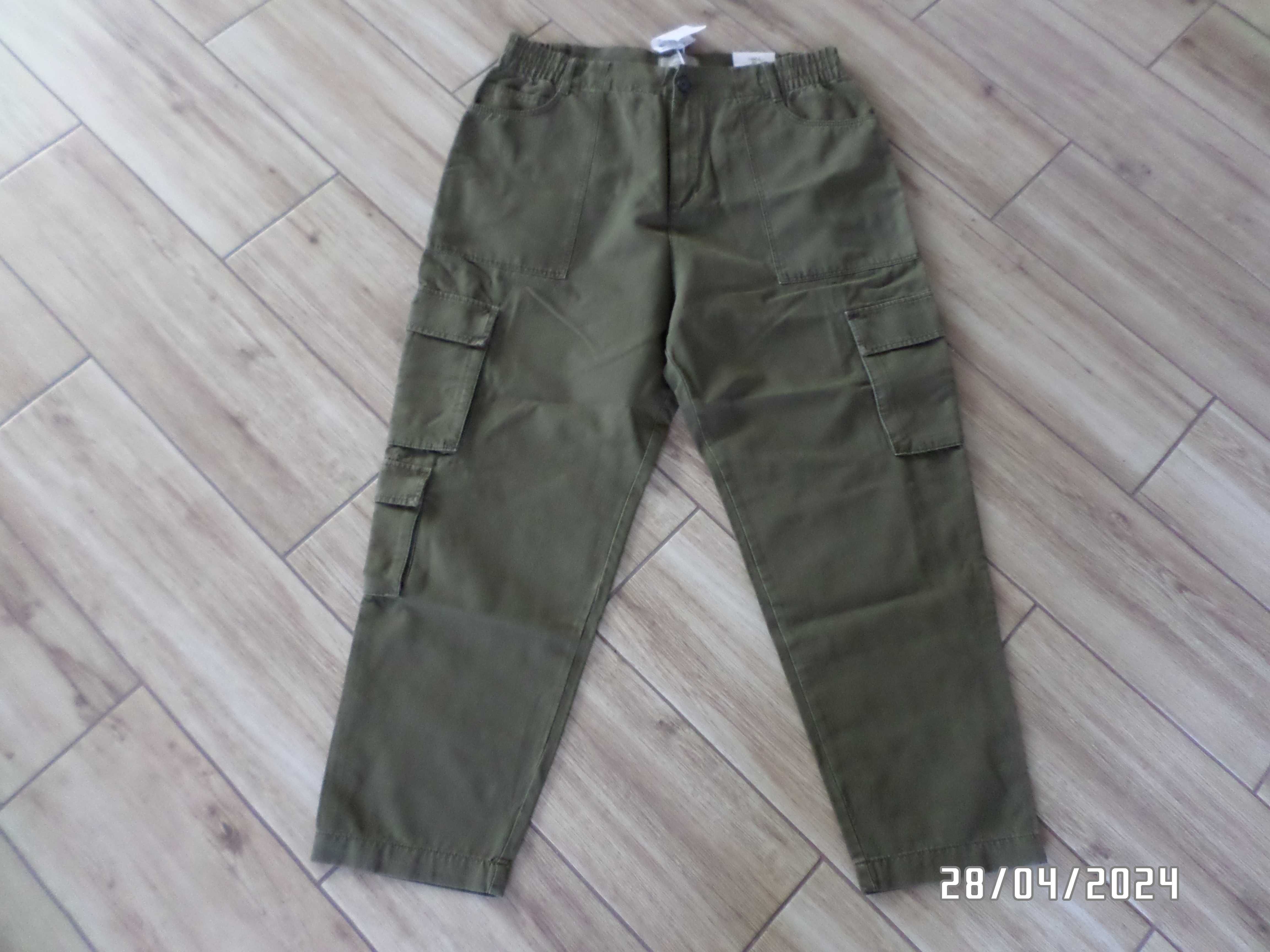 firmowe spodnie-bojówki-Bershka- 44L/XL