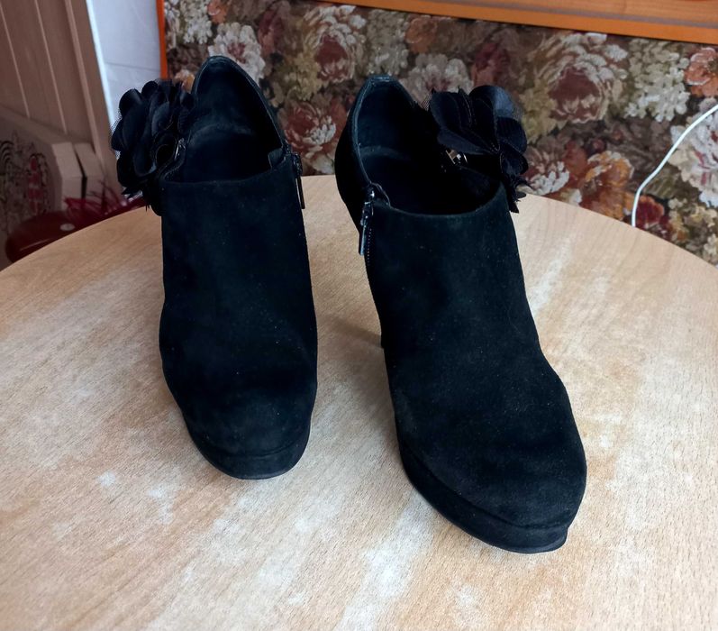 Чёрные замшевые туфли Minelli 38 размер