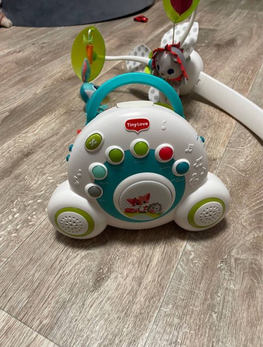 Музыкальный Мобиль "Веселая лужайка" Tinylove