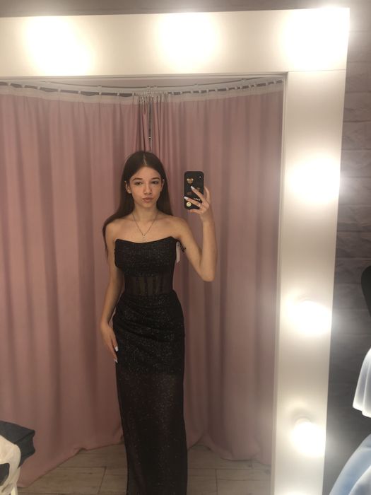 Випускна сукня в ідеальному стані