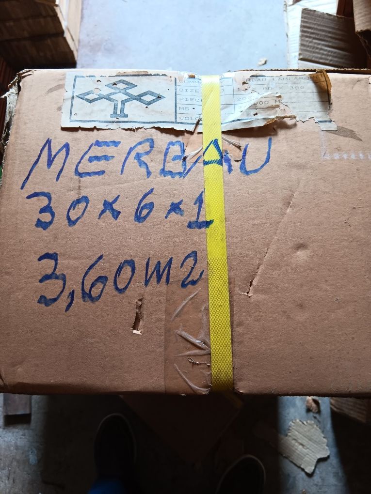 Madeiras novas e raras para pavimentos
