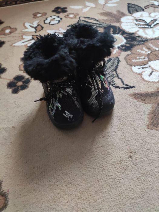 Зимові сапожки, зимове взуття для дівчинки, зимові чобітки