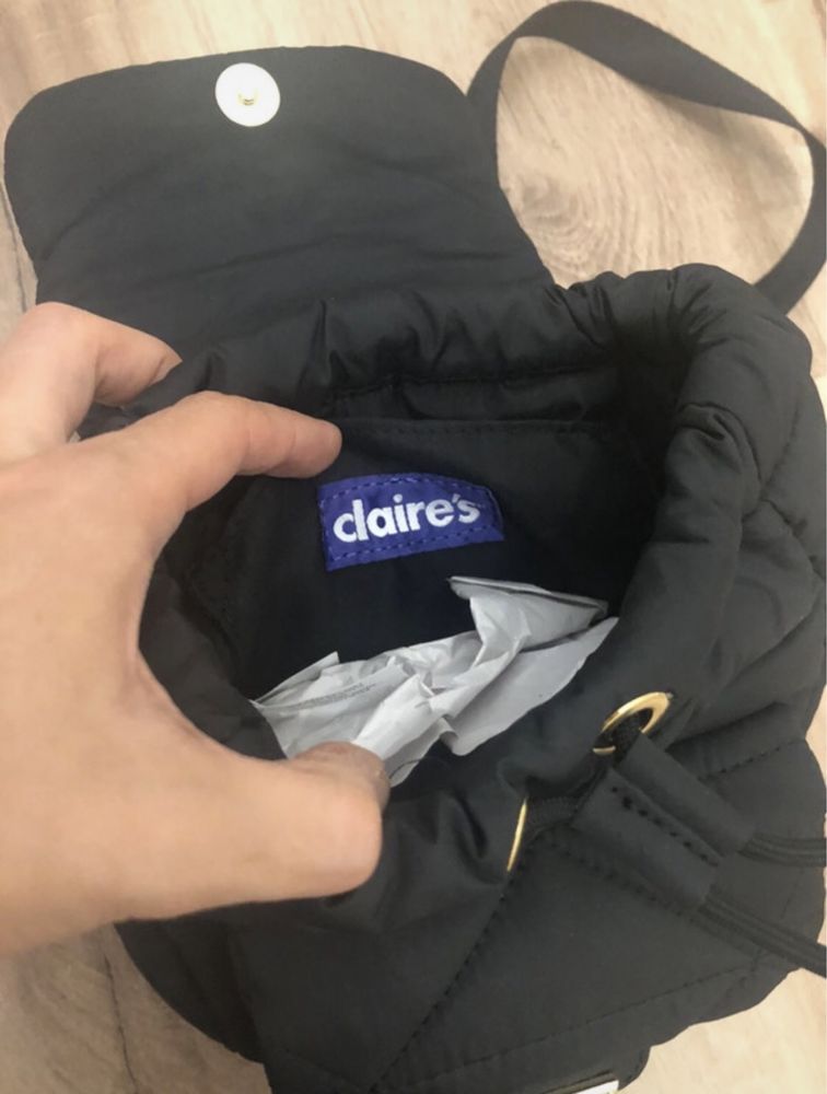 Mochila NOVA com corrente dourada