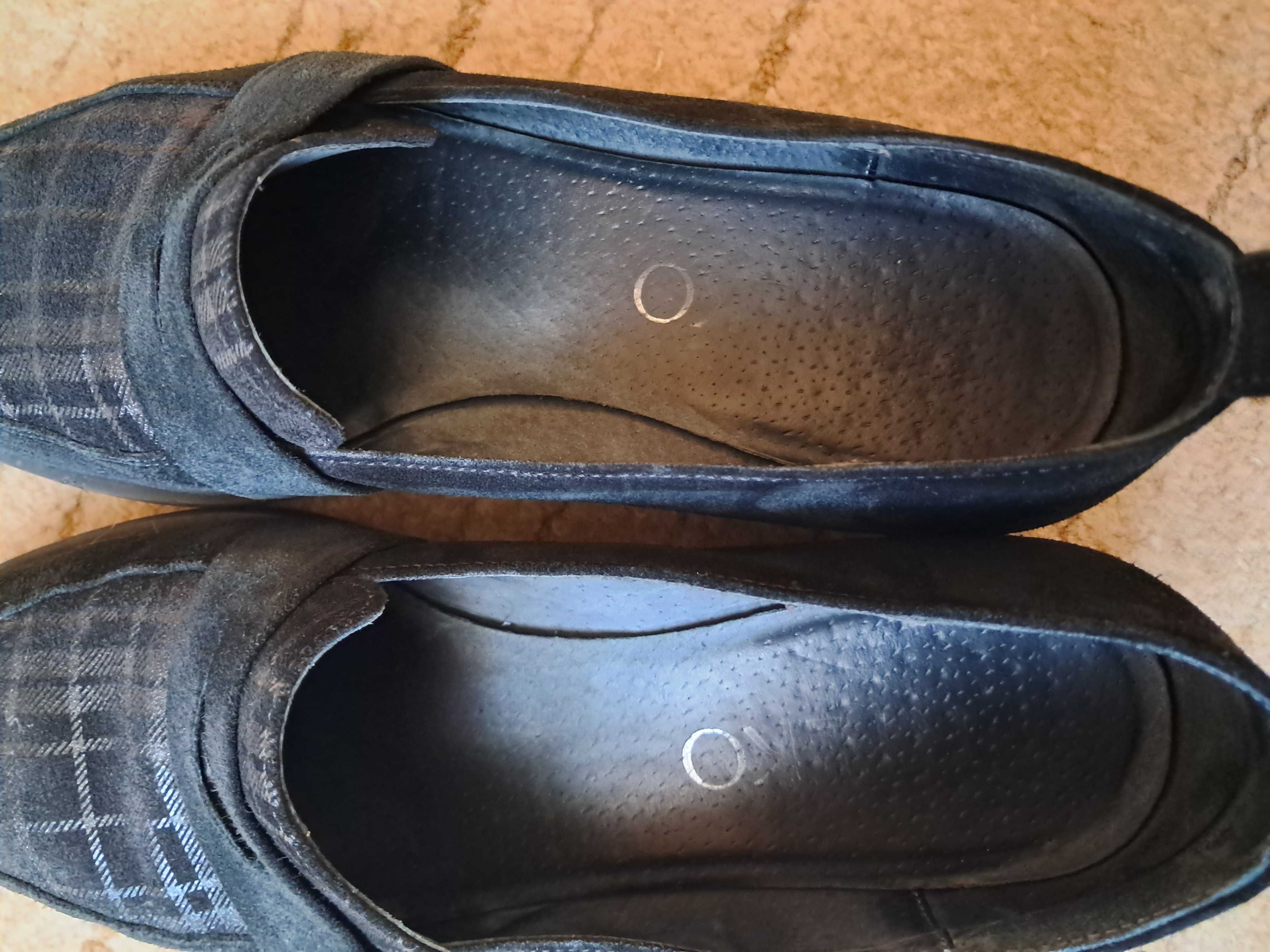 Buty zamszowe, czarne rozm. 39,5, firmy Ryłko