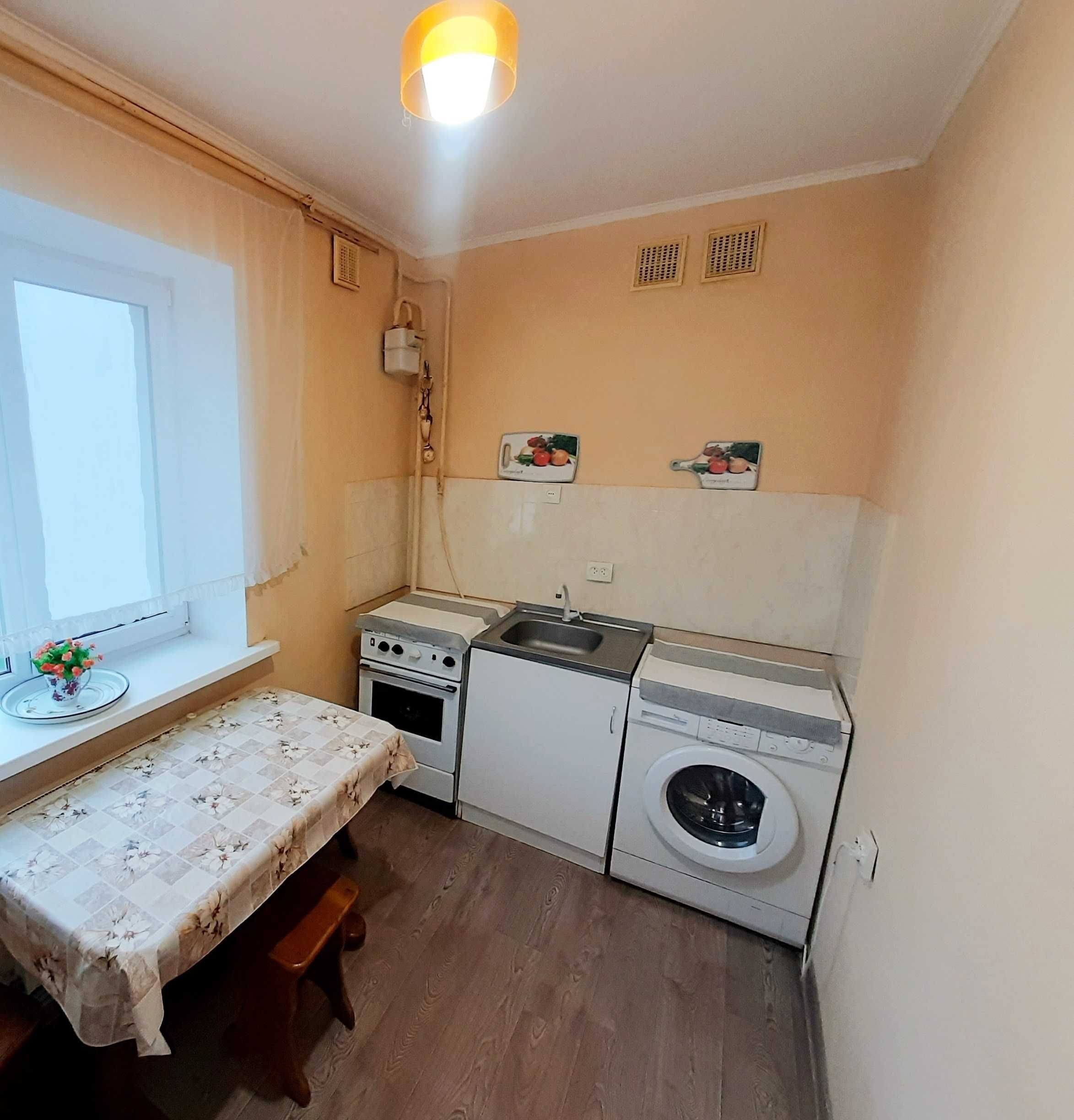 Продам 2-кім квартиру смт. Немішаєве вул. Південна заг. 44 м2 поверх 2