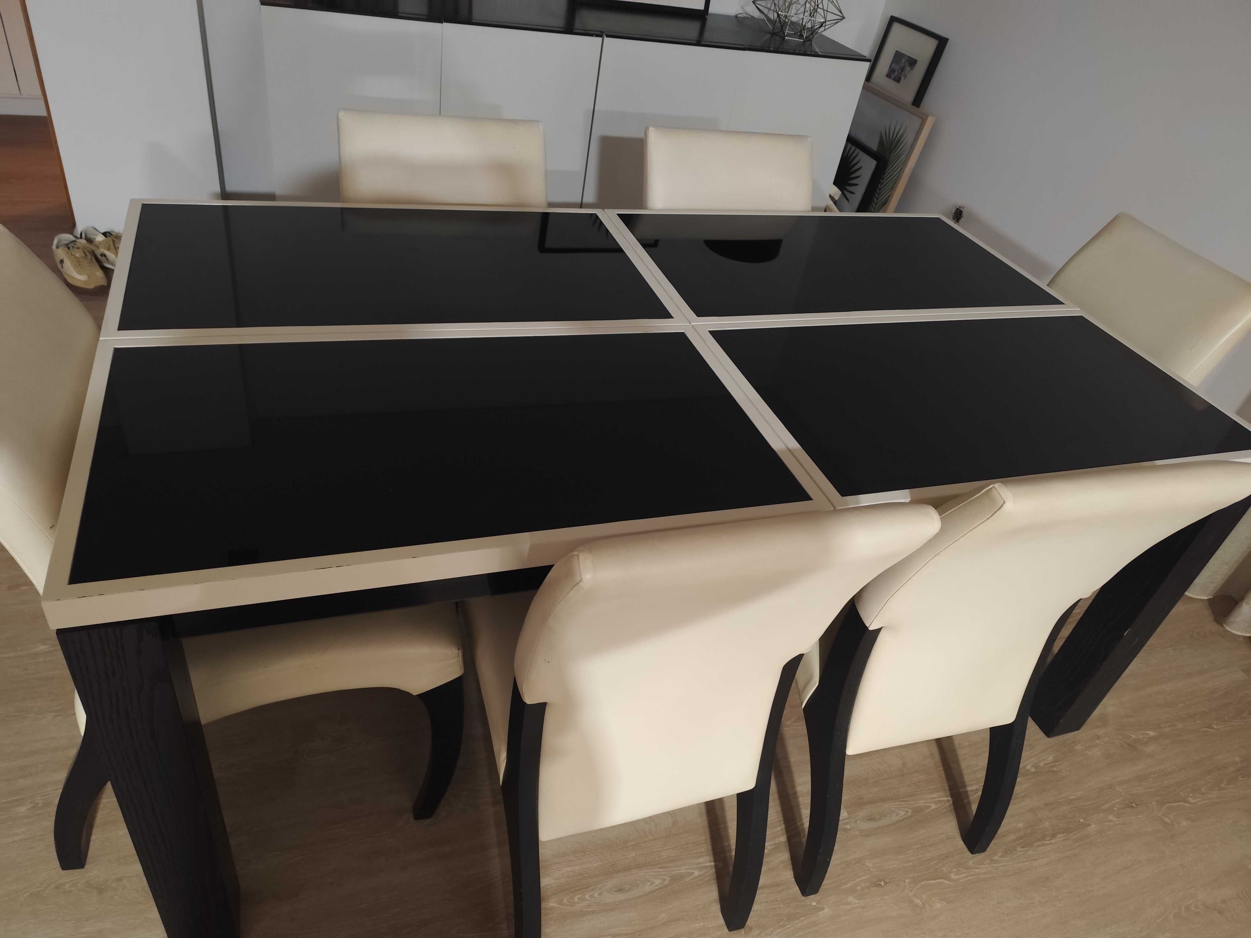 Mesa + 6 cadeiras e Aparador