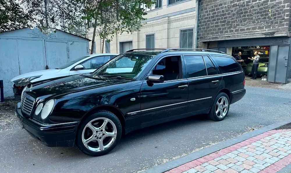 Mercedes-Benz E 220 CDI Avantgarde