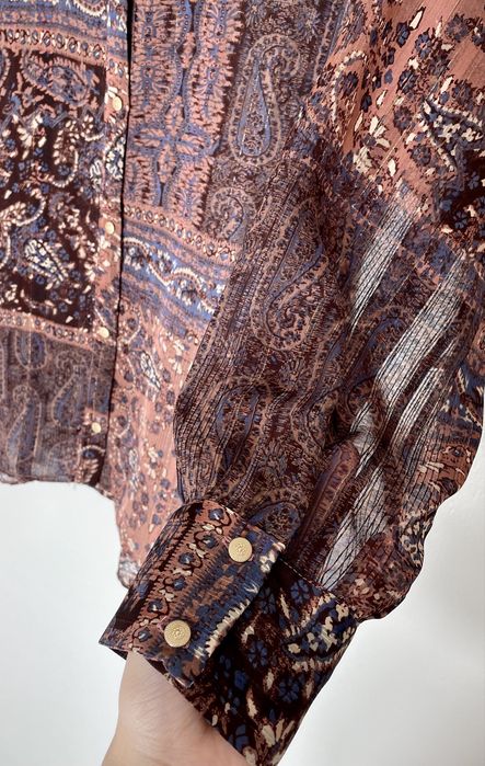 Camisa solta com padrões (Zara, tamanho M)