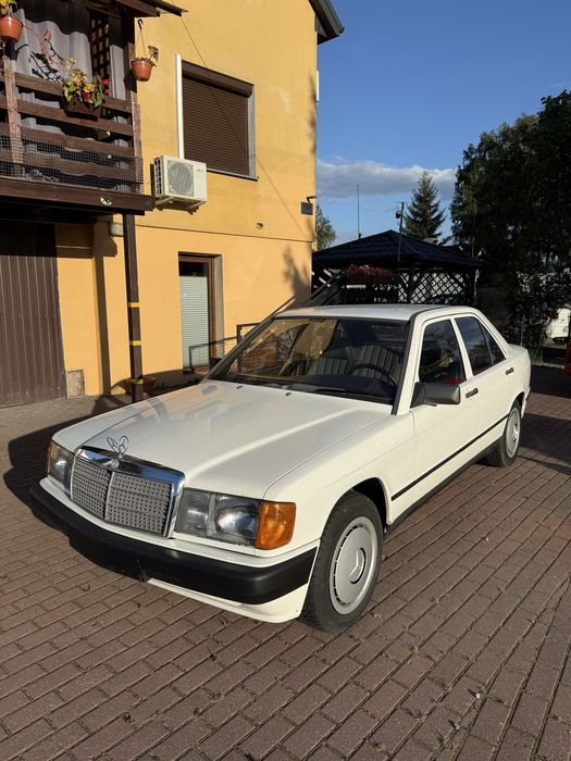 Mercedes 190  w201 pierwsza seria automat klasyk zabytek