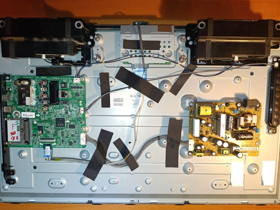 Телевізор LG32LN541U на запчастини