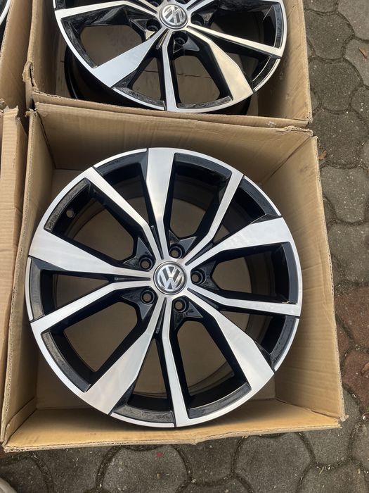 Felgi Vw T-Roc R-Line 19 cali misano golf passat 5x112