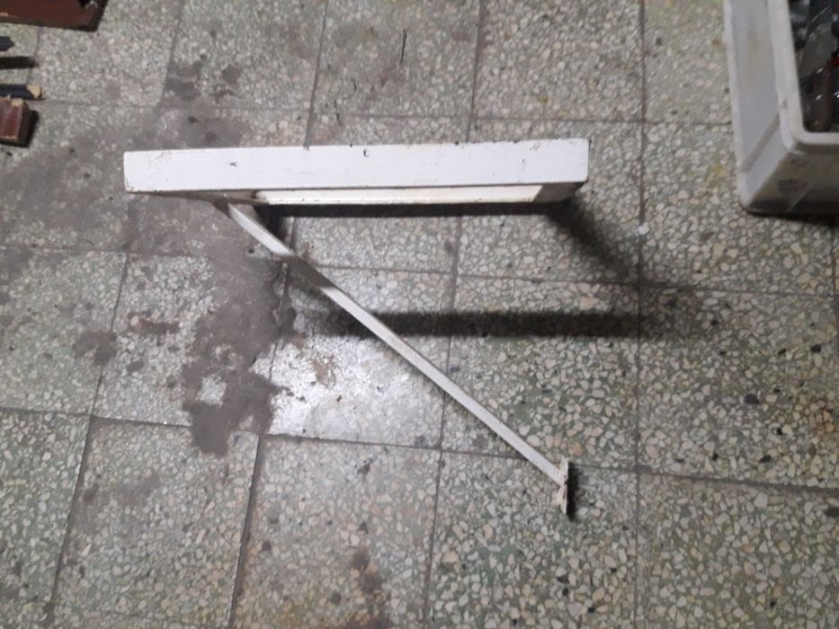 Metalowa rama o wym  36 cm na 46 cm wspornik podstawa uchwyt stelaż