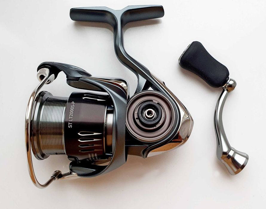 Котушка Daiwa 24 AIRITY ST SF2000SS-P