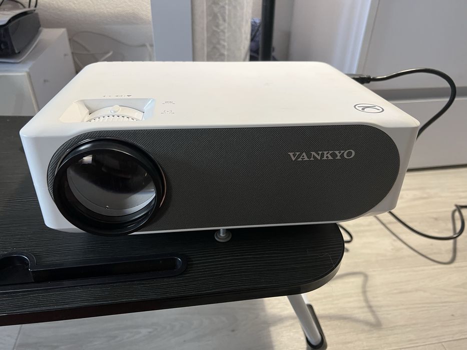 Поектор Vankyo v630